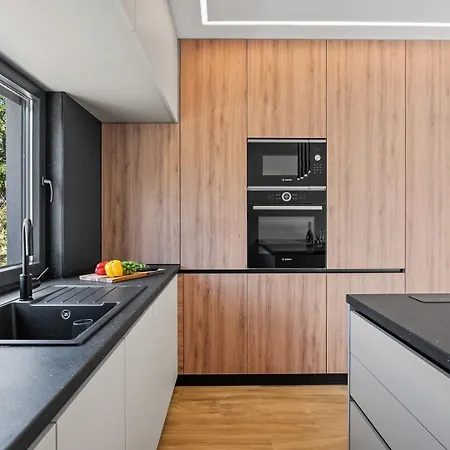 New! Stylish 4-bedroom Agrosa With 30 M2 Private Pool, Hydromassage, Finnish Sauna And Fun Zone