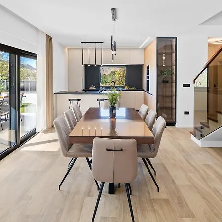 Villa New! Stylish 4-bedroom Agrosa With 30 M2 Private Pool, Hydromassage, Finnish Sauna And Fun Zone