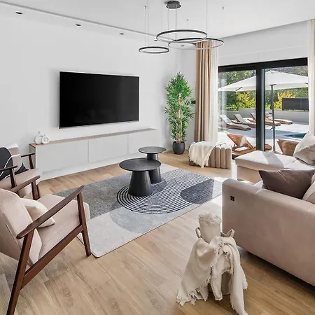 New! Stylish 4-bedroom Agrosa With 30 M2 Private Pool, Hydromassage, Finnish Sauna And Fun Zone * Srinjine