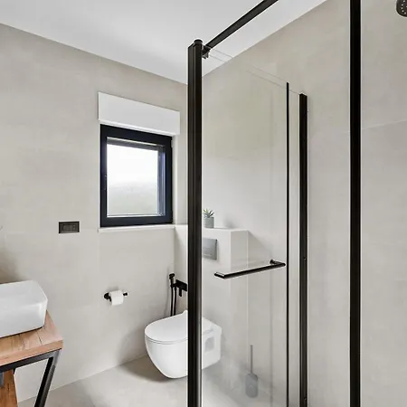 Villa New! Stylish 4-bedroom Agrosa With 30 M2 Private Pool, Hydromassage, Finnish Sauna And Fun Zone *