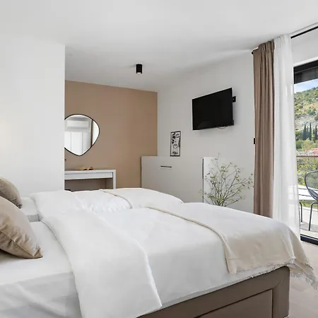 New! Stylish 4-bedroom Agrosa With 30 M2 Private Pool, Hydromassage, Finnish Sauna And Fun Zone Srinjine