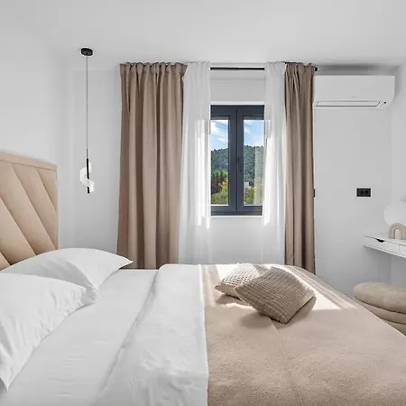 New! Stylish 4-bedroom Agrosa With 30 M2 Private Pool, Hydromassage, Finnish Sauna And Fun Zone Villa