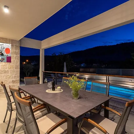 New! Stylish 4-bedroom Agrosa With 30 M2 Private Pool, Hydromassage, Finnish Sauna And Fun Zone *