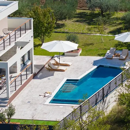 New! Stylish 4-bedroom Agrosa With 30 M2 Private Pool, Hydromassage, Finnish Sauna And Fun Zone Villa *