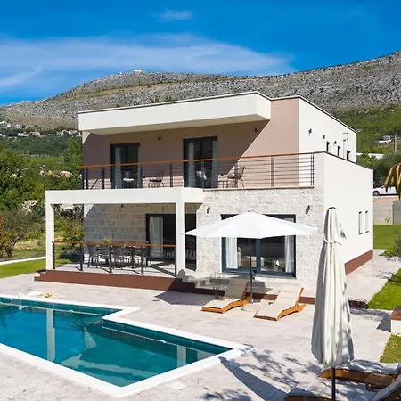 New! Stylish 4-bedroom Agrosa With 30 M2 Private Pool, Hydromassage, Finnish Sauna And Fun Zone Villa *